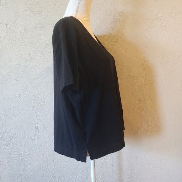 Lou & Grey Basic V-Neck T-Shirt - Picture 3 of 5